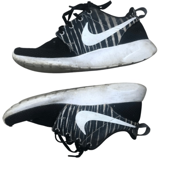 Nike Roshe One Custom Zebra Print Running Shoes - Picture 5 of 16